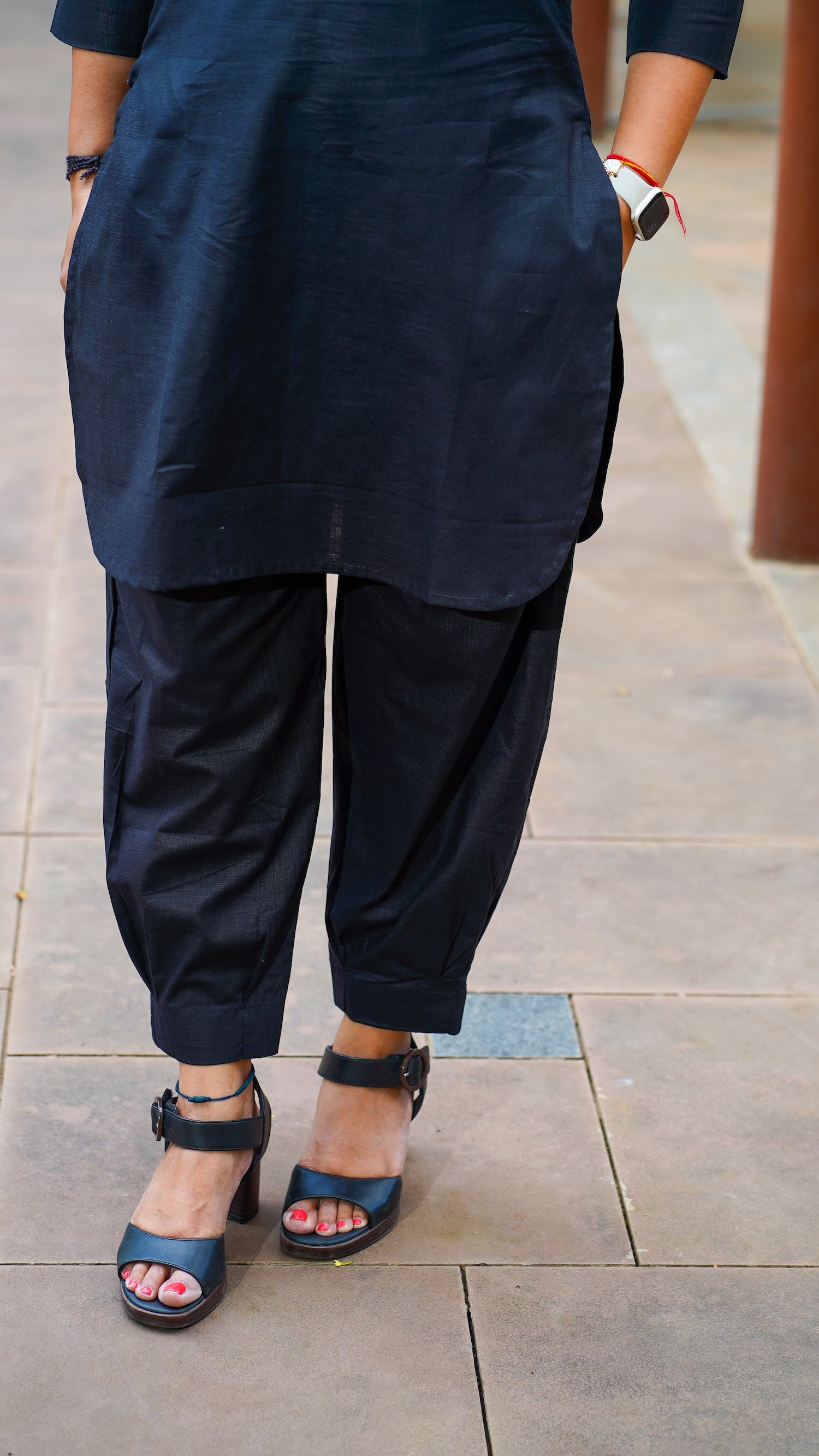 Desi Summer: Pants in Black