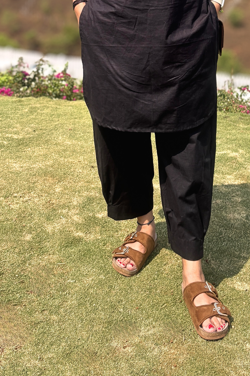 Desi Summer: Pants in Black