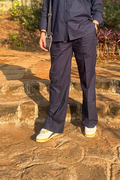 The Calm: Pants in Navy Blue